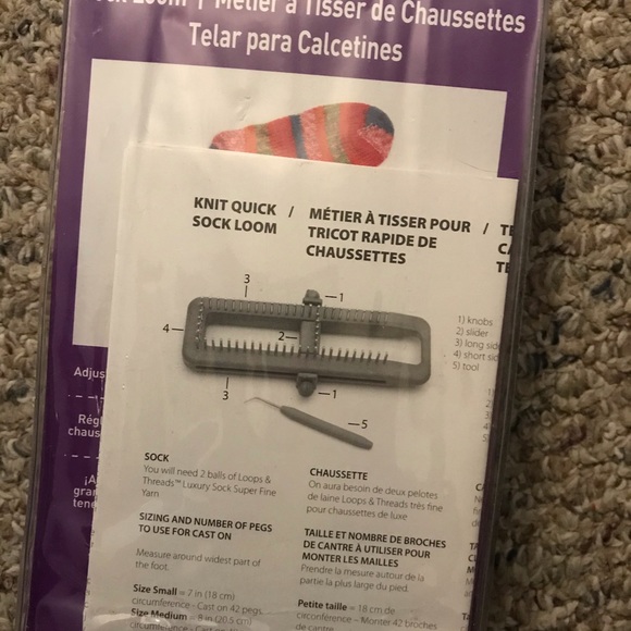 Loops & Threads Sock Loom plus yarn - Picture 2 of 4